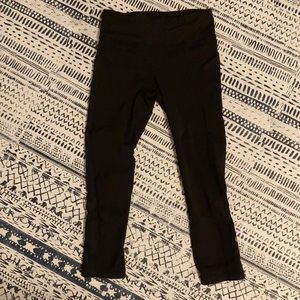 Lululemon Barry’s Bootcamp Pace Rival Crop Size 4